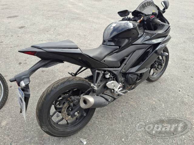 2025 YAMAHA YZF R3 