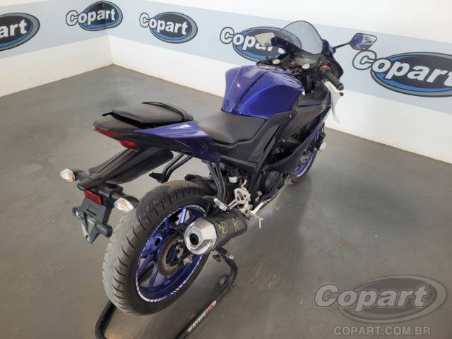 2025 YAMAHA YZF R15 