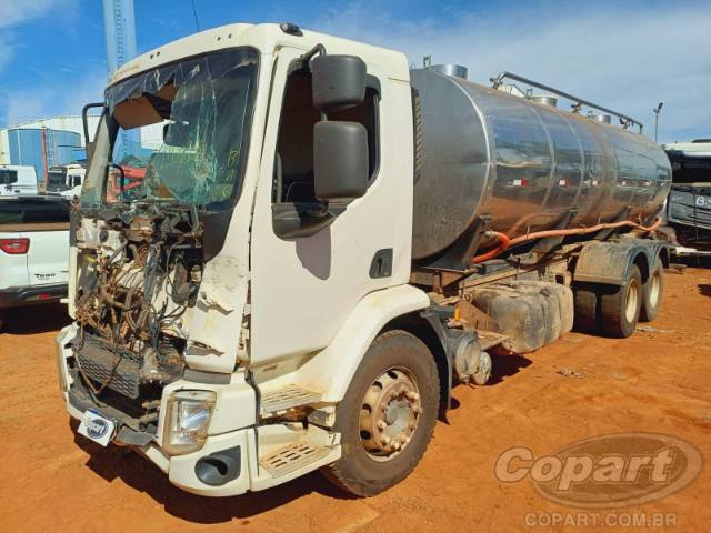 2024 VOLVO VM 