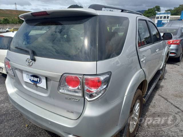 2014 TOYOTA HILUX SW4 