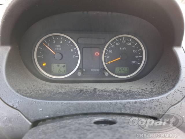 2005 FORD FIESTA SEDAN 