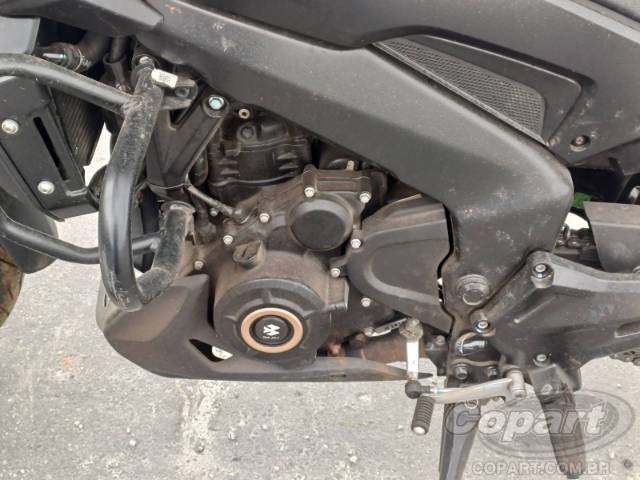 2025 BAJAJ DOMINAR 