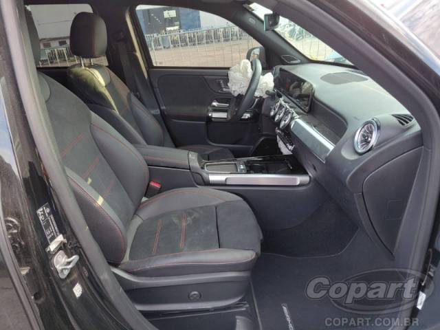 2025 MERCEDES BENZ GLB 