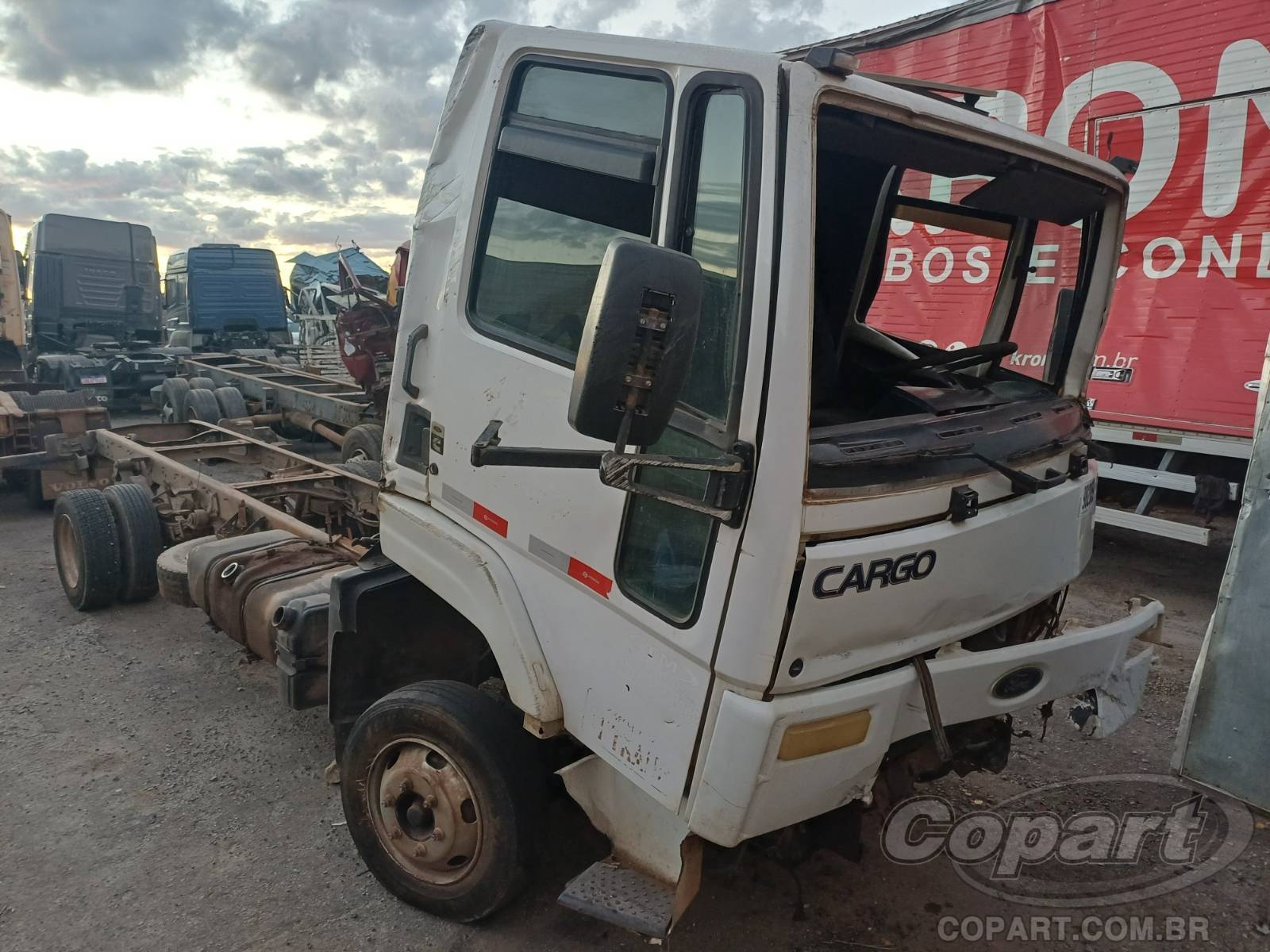 2013 FORD CARGO 816 Caminhão Colisão