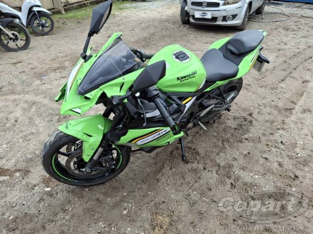 2025 KAWASAKI NINJA ZX-4R 
