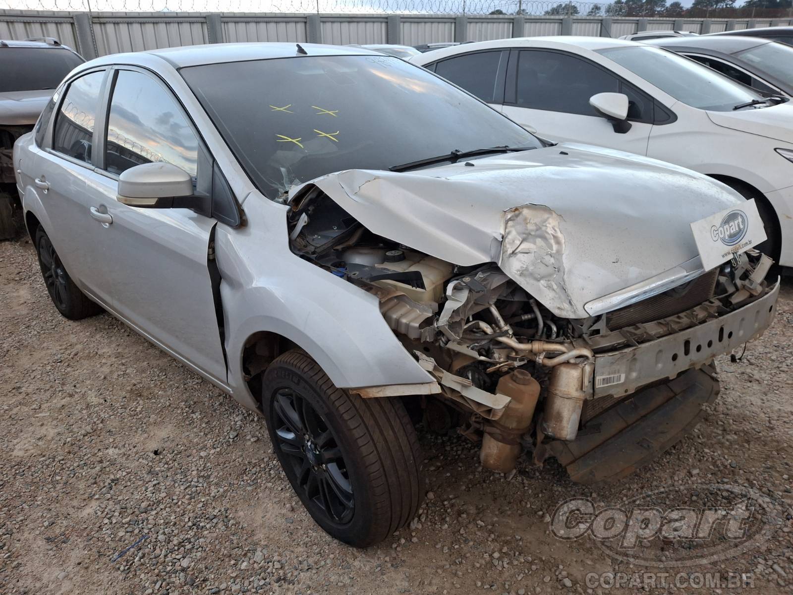 Veículo Ford Focus Ford Focus Sedan GLX 2.0 16V 2013 Colisão Média Monta 2013 em leilão