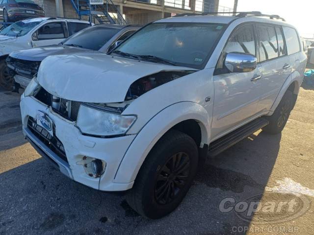 2015 MITSUBISHI PAJERO DAKAR 