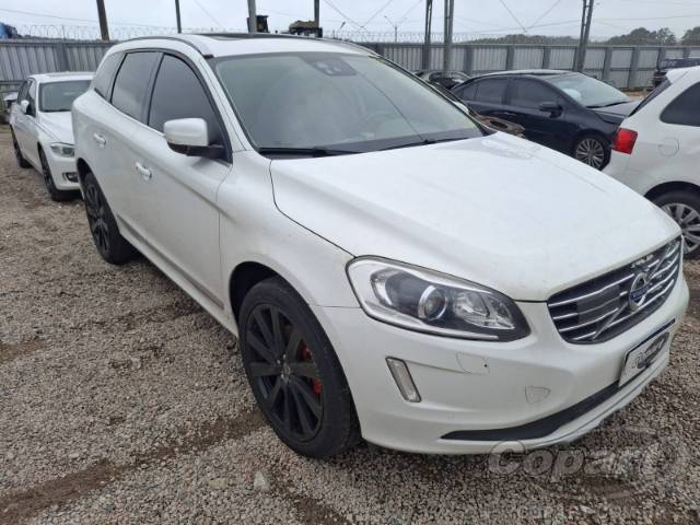 2015 VOLVO XC60 