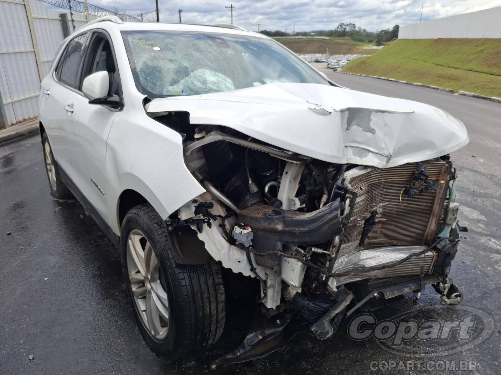 Veículo GM - Chevrolet Equinox 2019 CHEVROLET EQUINOX SUV Grandes 2019 em leilão