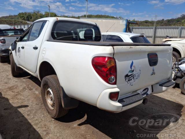 2013 MITSUBISHI L200 TRITON 