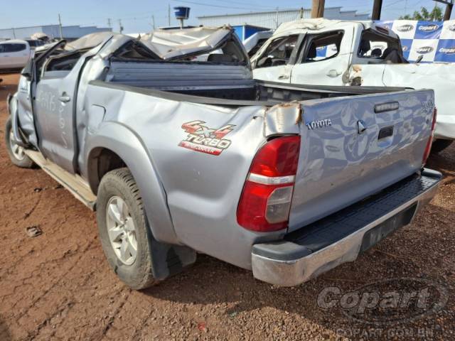2015 TOYOTA HILUX CD 