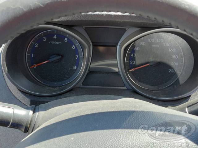 2015 HYUNDAI HB20S 