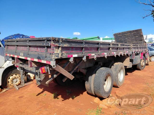 2018 VOLVO VM 
