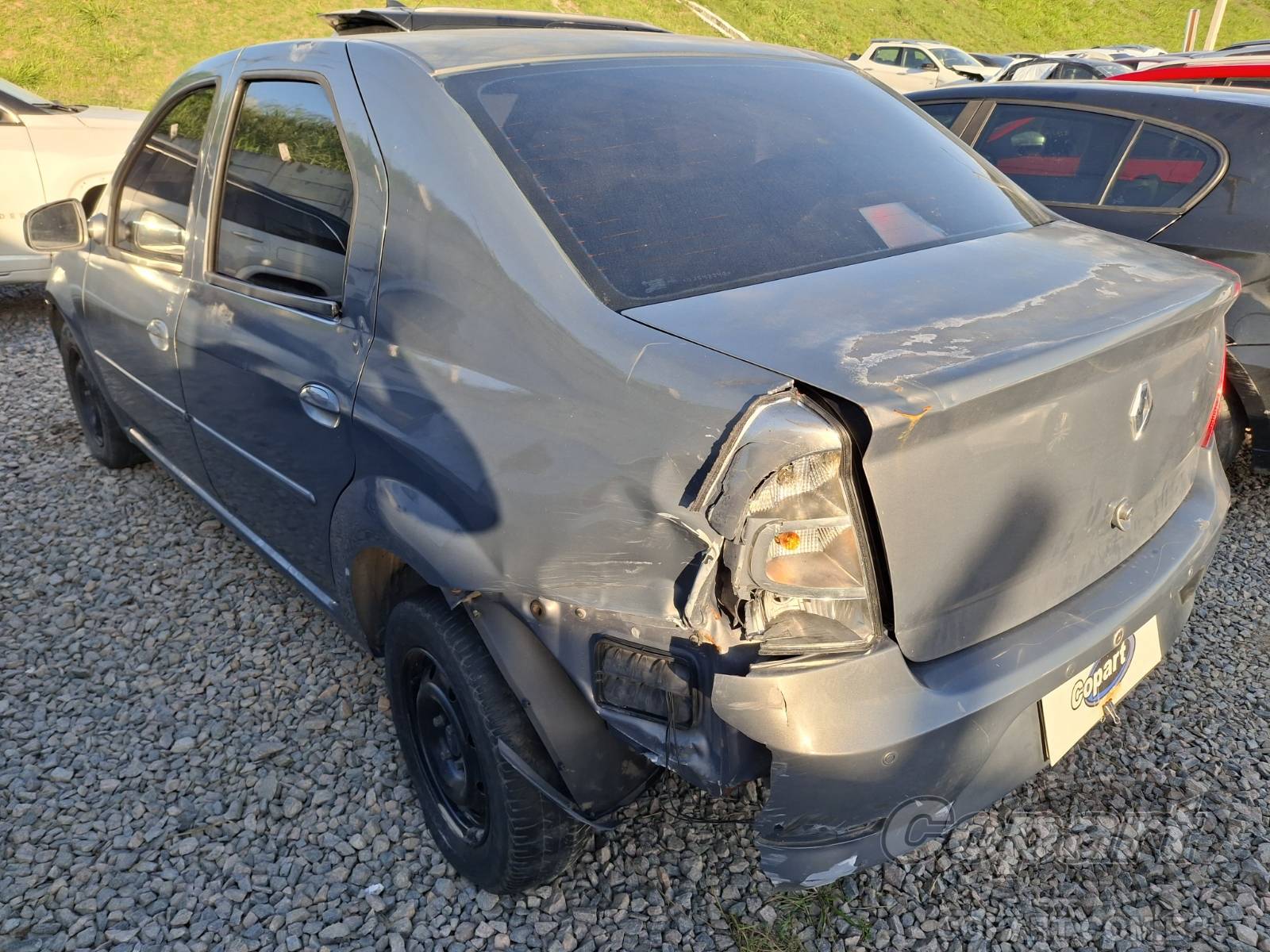 2013 RENAULT LOGAN — foto 3 de 10