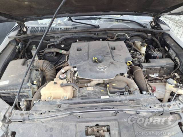 2024 TOYOTA HILUX CD 