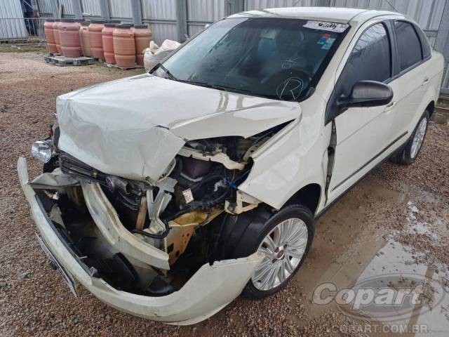 2015 FIAT GRAND SIENA 