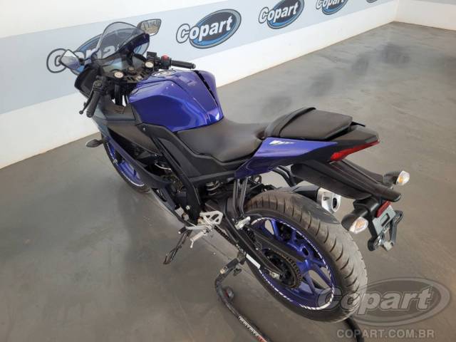 2025 YAMAHA YZF R15 