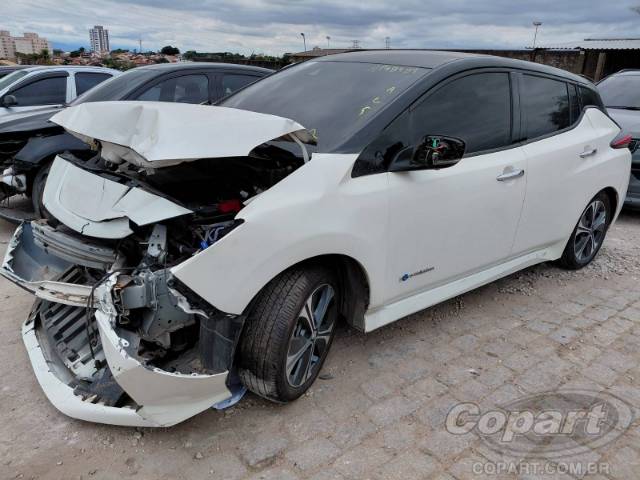 2022 NISSAN LEAF 