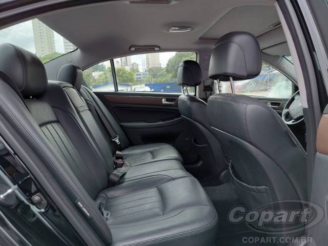 2013 HYUNDAI GENESIS 