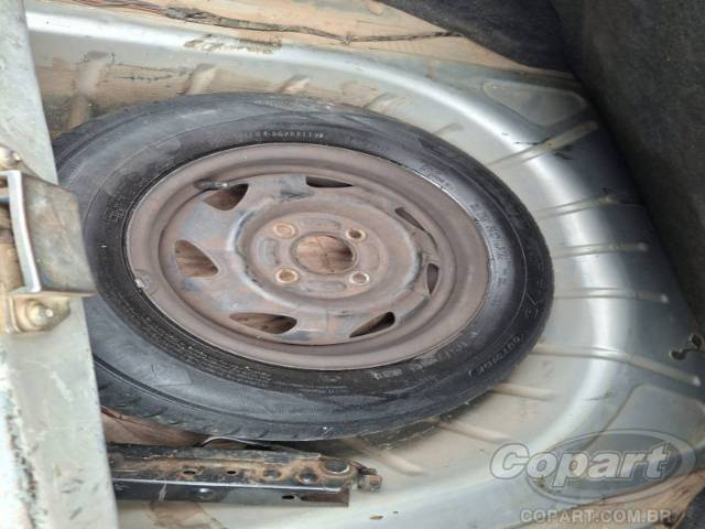 2002 FORD FIESTA SEDAN 