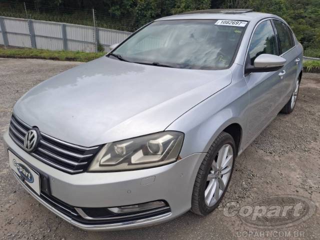 2011 VOLKSWAGEN PASSAT 