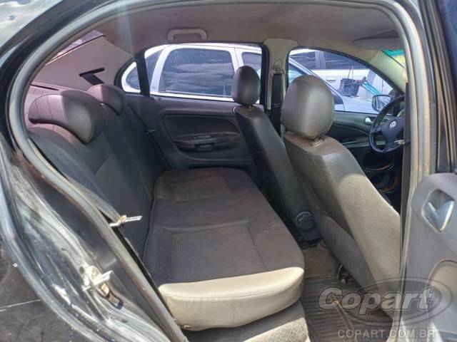 2011 VOLKSWAGEN VOYAGE 