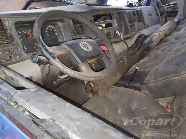 2009 VOLKSWAGEN CONSTELLATION 