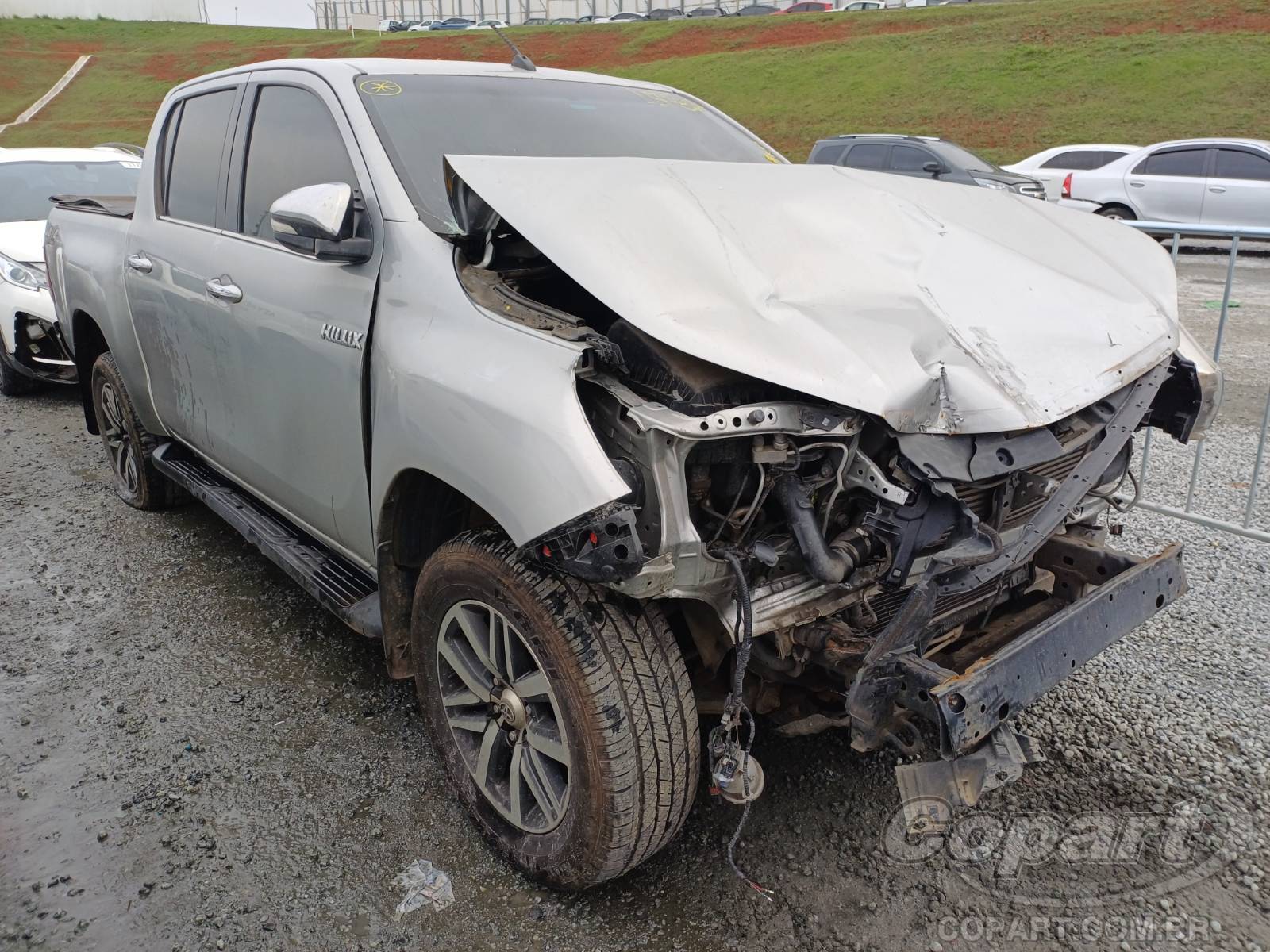 2016 TOYOTA HILUX CD — leilão em Itaquaquecetuba/SP