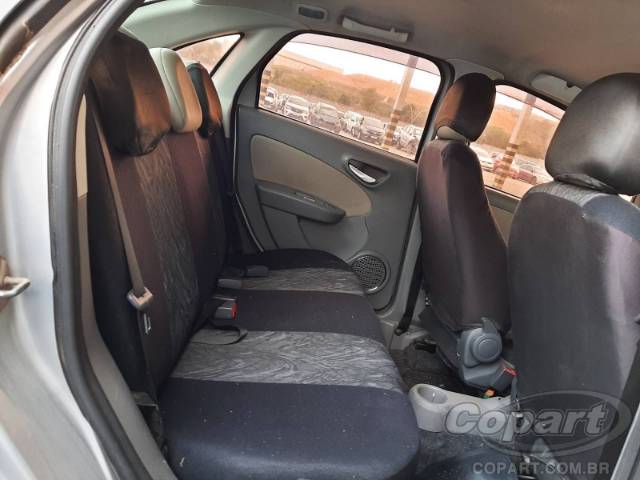 2016 FIAT GRAND SIENA 