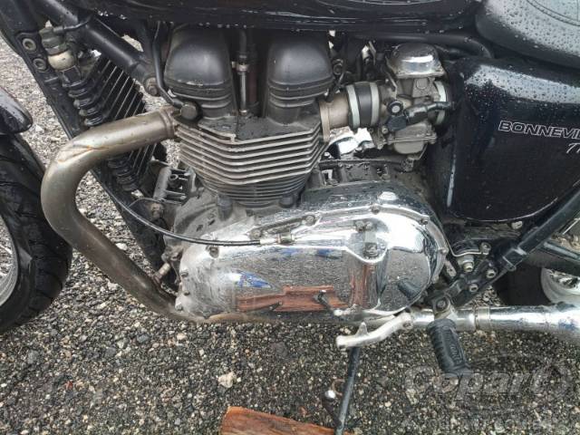 2015 TRIUMPH BONNEVILLE 