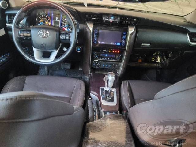 2017 TOYOTA HILUX SW4 