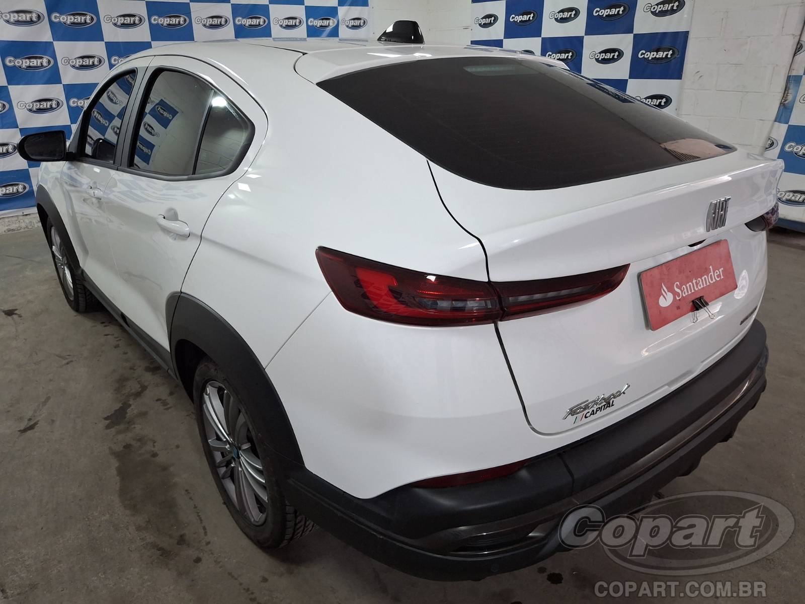 Foto 3: 2024 FIAT FASTBACK
