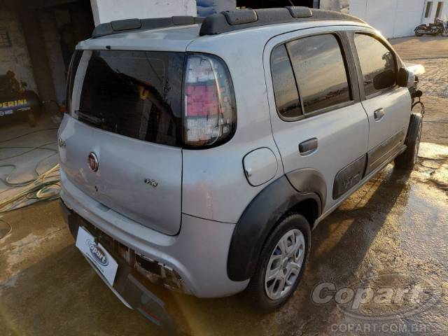 2015 FIAT UNO 