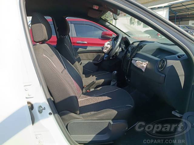 2021 RENAULT DUSTER OROCH 