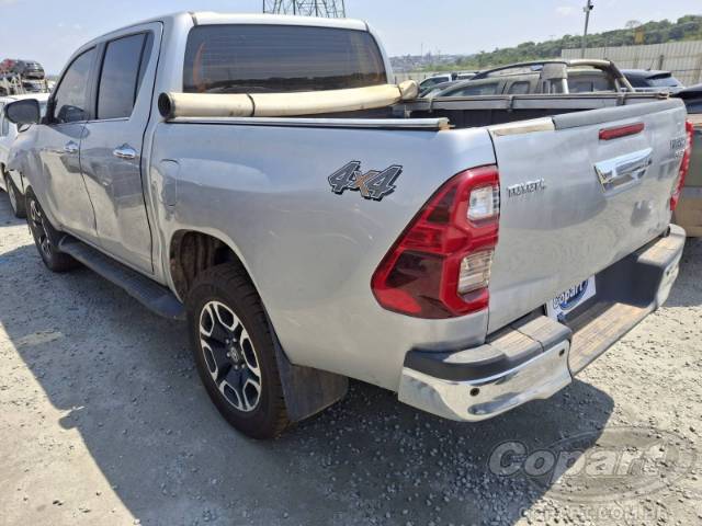 2024 TOYOTA HILUX CD 