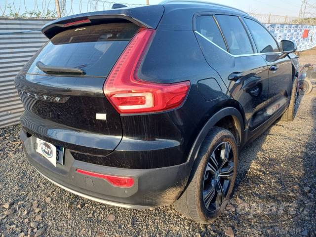 2021 VOLVO XC40 