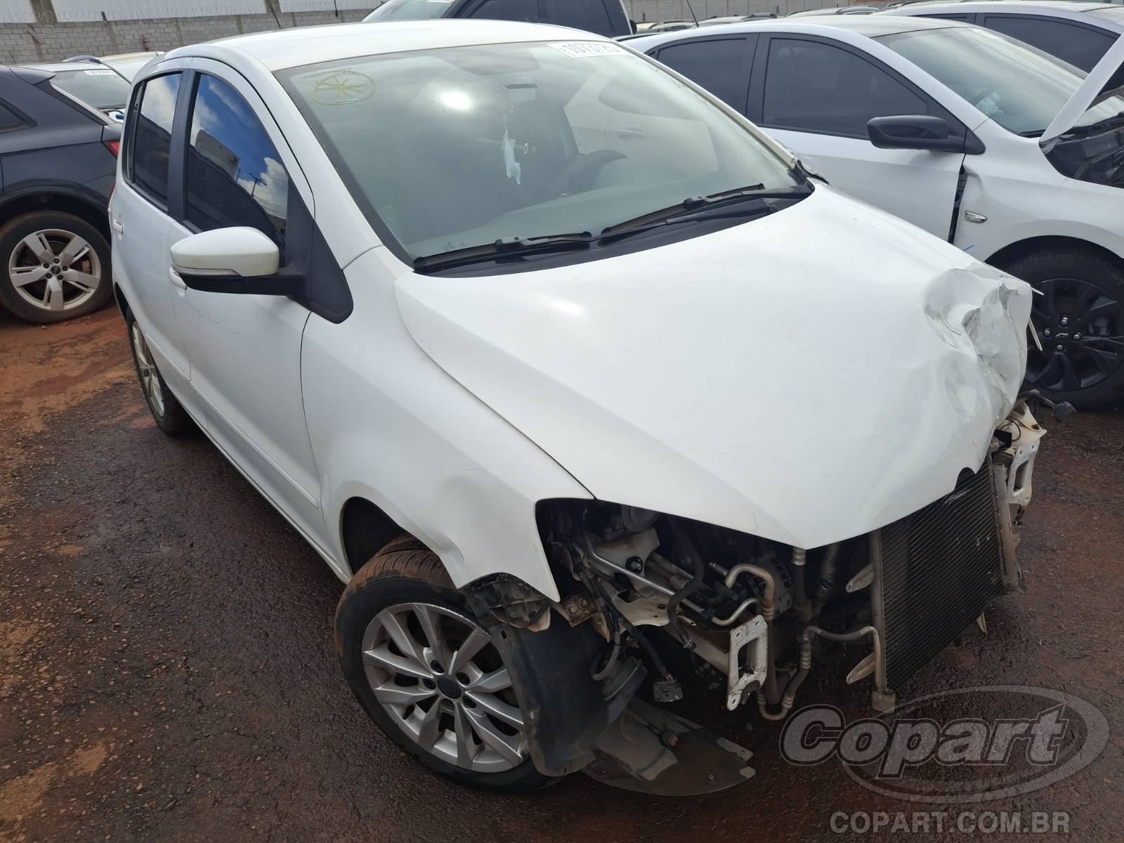 Veículo VW - VolksWagen Volkswagen VOLKSWAGEN FOX 1.0 1.0 Total Flex (2013) 2014 em leilão