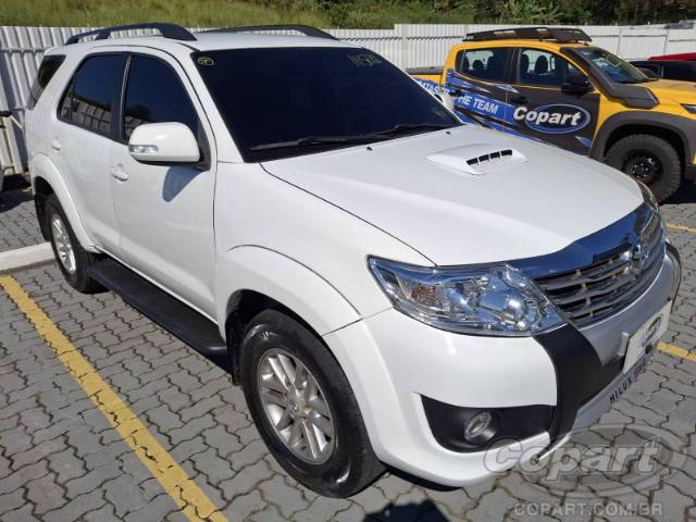2014 TOYOTA HILUX SW4 