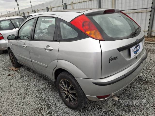 2004 FORD FOCUS 