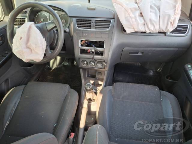 2011 VOLKSWAGEN FOX 