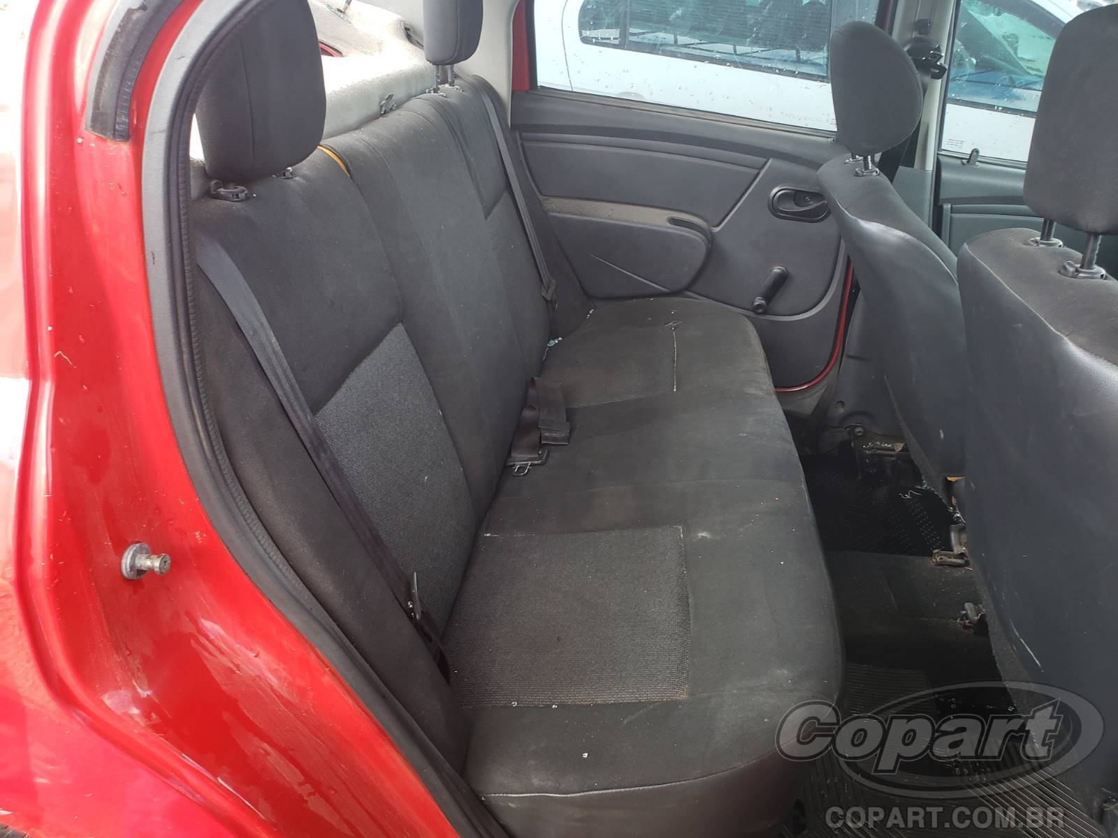 Foto 6 de 10: 2010 RENAULT LOGAN