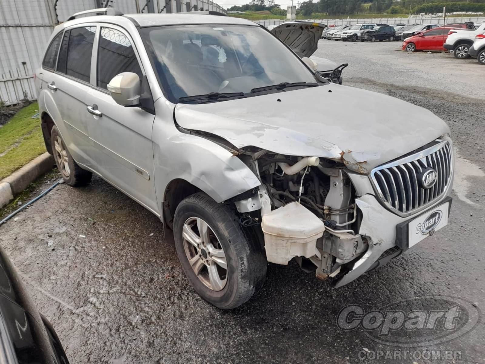Veículo LIFAN X60 Lifan X60 Talent 1.8 16V VVT 2014 Colisão Média Monta 2014 em leilão