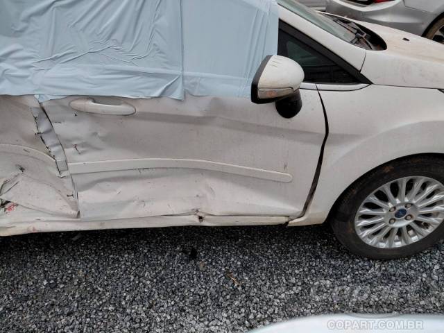 2015 FORD FIESTA 