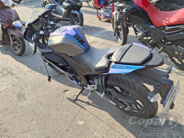 2025 YAMAHA YZF R15 