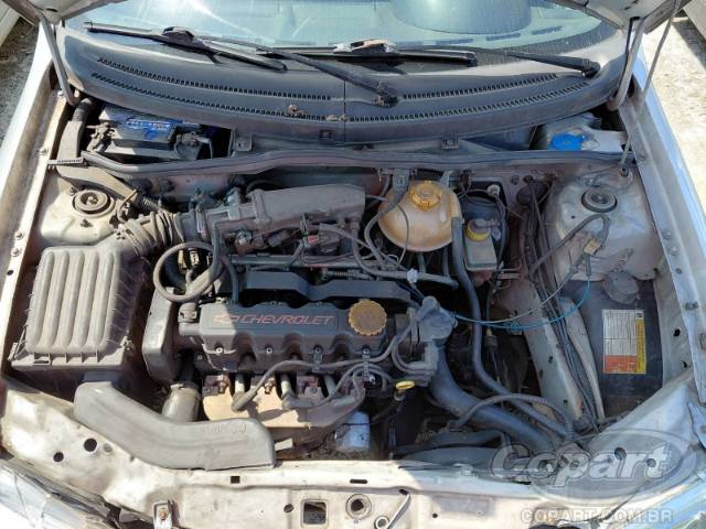2000 CHEVROLET CORSA SEDAN 