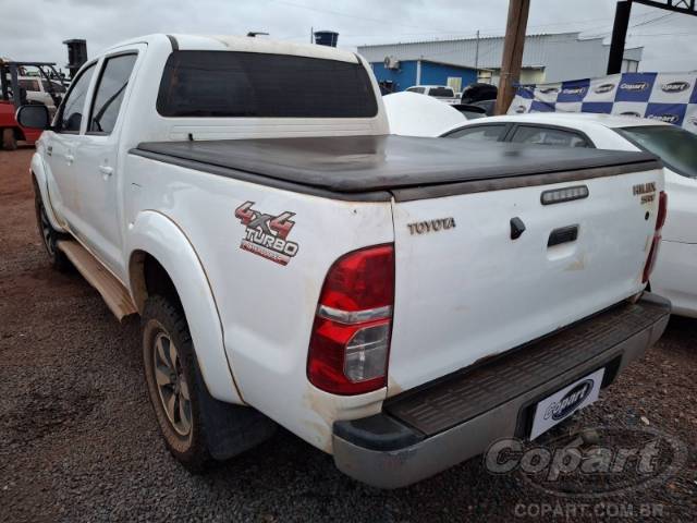 2015 TOYOTA HILUX CD 