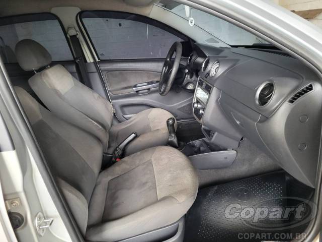 2009 VOLKSWAGEN VOYAGE 