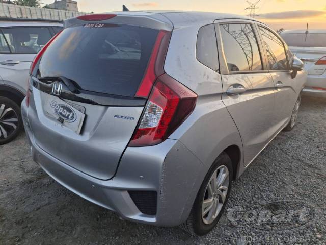 2016 HONDA FIT 
