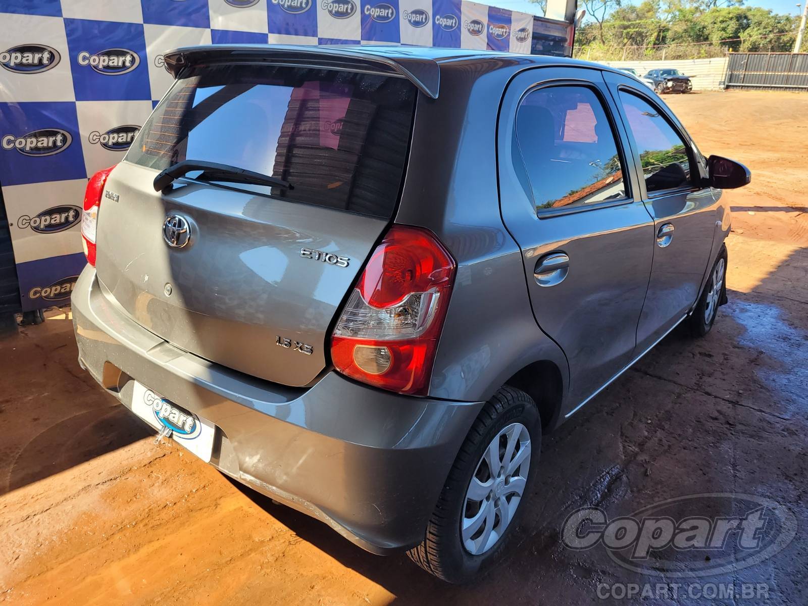 2018 TOYOTA ETIOS — foto 4 de 10