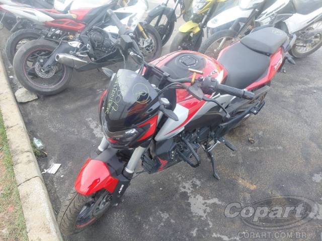 2025 BAJAJ DOMINAR 